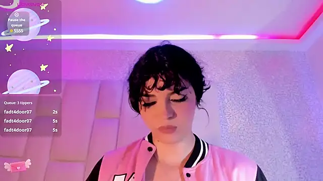 Snapshot of Summer_walkerr chatting on January 19, 6:43 pm Summer walkerr online show from January 19, 6:43 pm