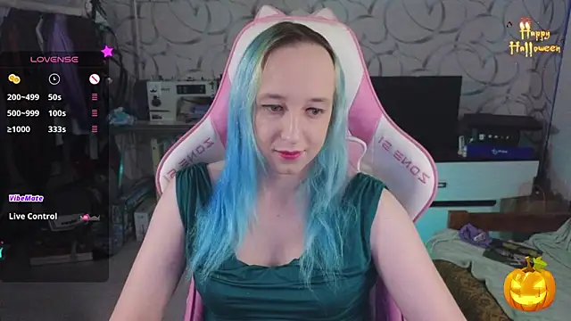 Snapshot of TheTrixy chatting on October 29, 9:11 am TheTrixy online show from October 29, 9:11 am