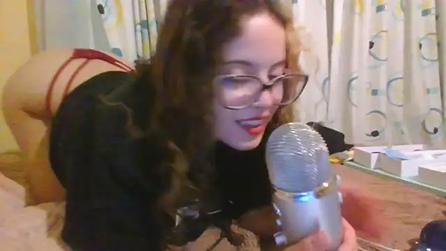 Snapshot of frikigyal chatting on February 16, 2:42 am frikigyal online show from February 16, 2:42 am