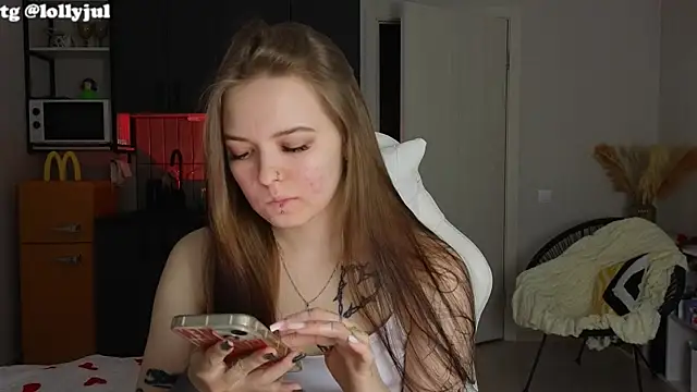 doll lol  online show from October 9, 5:55 pm