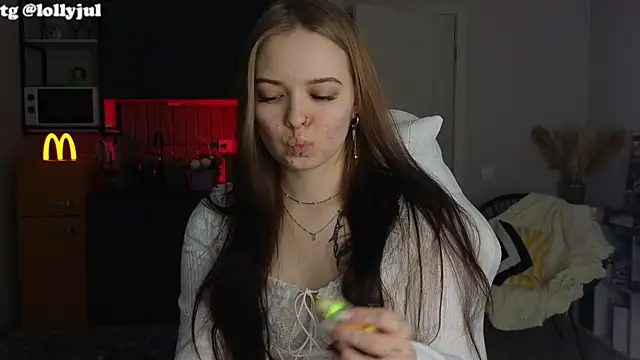 doll lol  online show from October 15, 6:08 pm