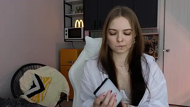 doll lol  online show from November 27, 5:59 pm