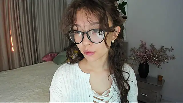 AgnieszkaBanana online show from March 19, 4:03 am