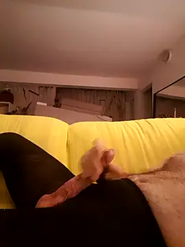 Snapshot of terisdfg chatting on March 1, 7:59 pm terisdfg online show from March 1, 7:59 pm