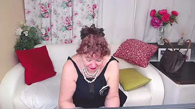 YourHotGranny online show from January 30, 12:27 pm