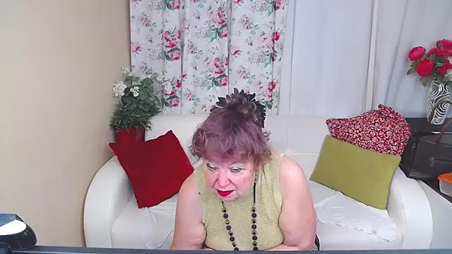 YourHotGranny online show from March 20, 11:05 am