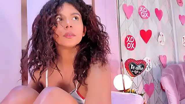 Snapshot of AlinaSweett chatting on February 11, 9:14 pm AlinaSweett online show from February 11, 9:14 pm