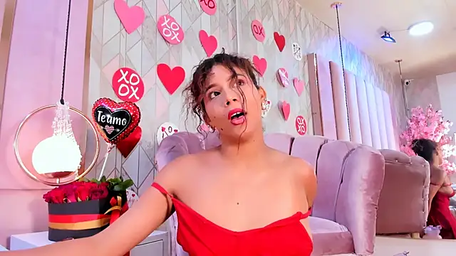 Snapshot of AlinaSweett chatting on February 14, 1:56 am AlinaSweett online show from February 14, 1:56 am