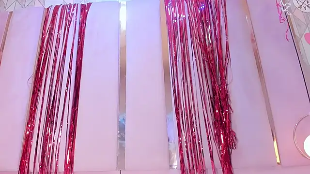 Snapshot of AlinaSweett chatting on February 19, 2:12 am AlinaSweett online show from February 19, 2:12 am