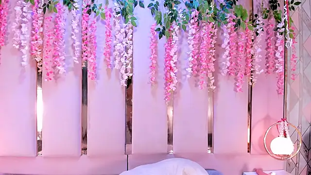 Snapshot of AlinaSweett chatting on March 2, 10:48 pm AlinaSweett online show from March 2, 10:48 pm