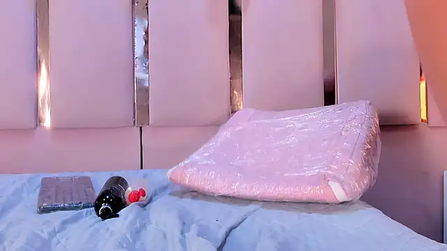 Snapshot of AlinaSweett chatting on March 23, 12:04 am AlinaSweett online show from March 23, 12:04 am