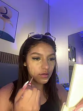 NicolleeEvanss online show from July 1, 10:50 am