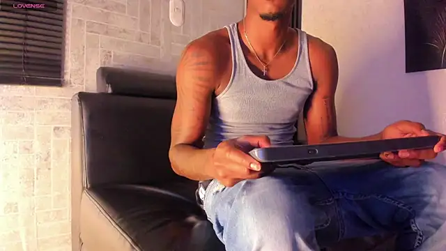 Lil Curved online show from September 21, 11:34 am