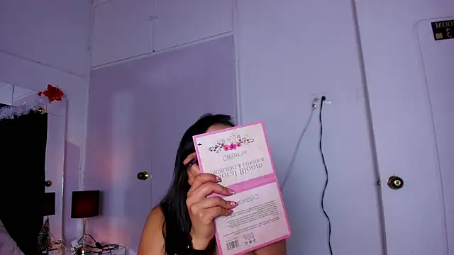 Miaa Garcia online show from December 21, 9:04 pm