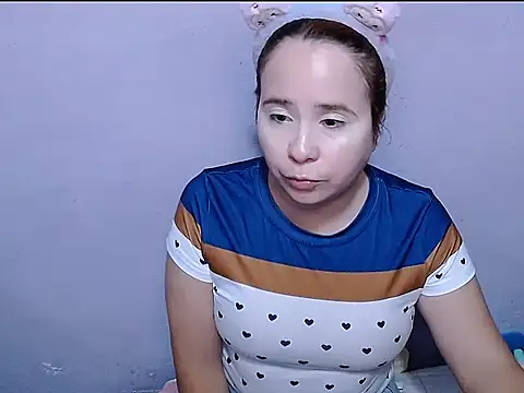 Snapshot of SubLayla01 chatting on May 10, 8:47 pm SubLayla01 online show from May 10, 8:47 pm