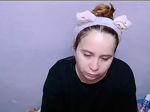 Snapshot of SubLayla01 chatting on May 12, 6:27 pm SubLayla01 online show from May 12, 6:27 pm