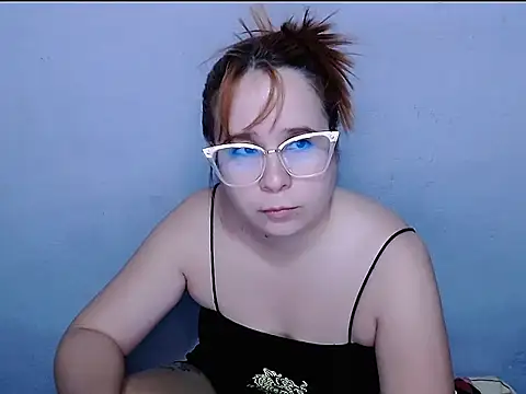 Snapshot of SubLayla01 chatting on May 16, 6:07 pm SubLayla01 online show from May 16, 6:07 pm