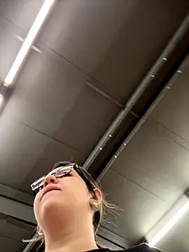 amooraaamoon online show from January 8, 1:24 pm