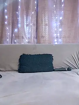 EmmaKrosss online show from March 22, 8:18 am