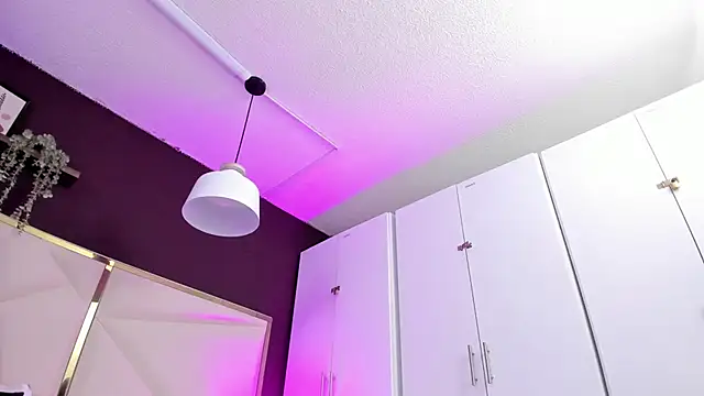 April bowie online show from November 10, 11:09 am