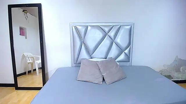 exotic karmella online show from February 18, 8:36 pm