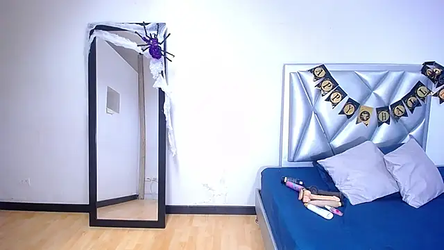 exotic karmella online show from October 22, 1:39 am