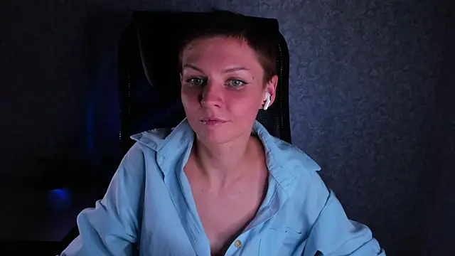 -danae- online show from April 18, 12:25 am