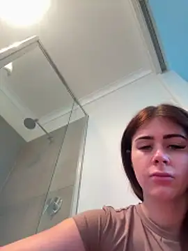 aus queen online show from December 20, 11:23 pm