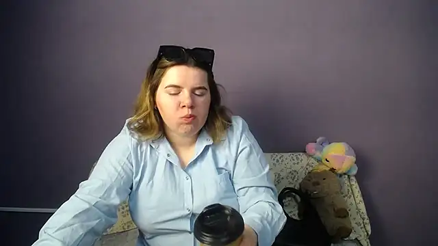 so shy online show from May 31, 6:21 am