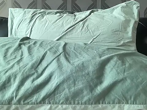 Snapshot of Goodgurldiana_ chatting on December 2, 2:17 am Goodgurldiana online show from December 2, 2:17 am