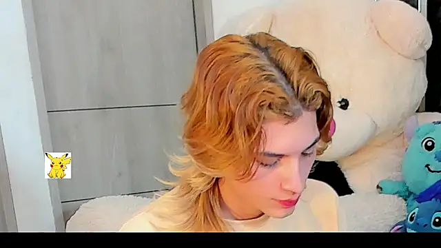 Snapshot of honey_skin chatting on December 24, 7:39 am honey skin online show from December 24, 7:39 am