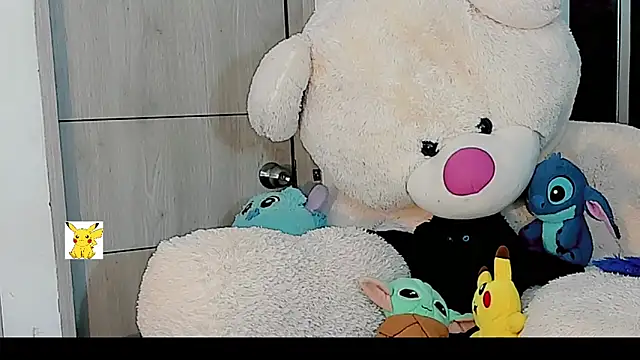 Snapshot of honey_skin chatting on December 28, 7:55 am honey skin online show from December 28, 7:55 am