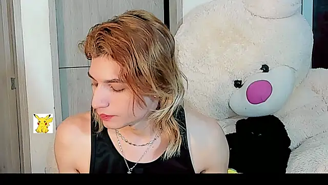 Snapshot of honey_skin chatting on December 28, 8:47 pm honey skin online show from December 28, 8:47 pm