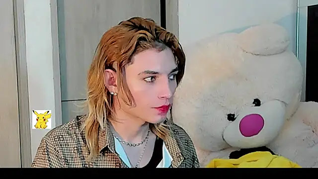 Snapshot of honey_skin chatting on December 28, 11:48 pm honey skin online show from December 28, 11:48 pm