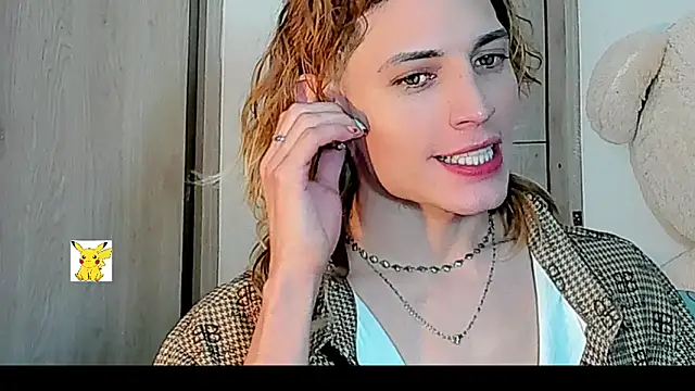 Snapshot of honey_skin chatting on January 1, 11:40 pm honey skin online show from January 1, 11:40 pm