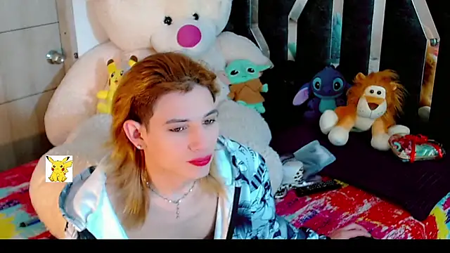 Snapshot of honey_skin chatting on February 3, 4:10 pm honey skin online show from February 3, 4:10 pm