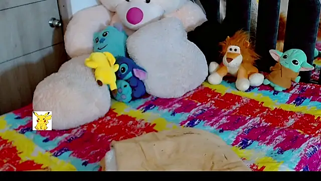 Snapshot of honey_skin chatting on February 5, 2:37 pm honey skin online show from February 5, 2:37 pm