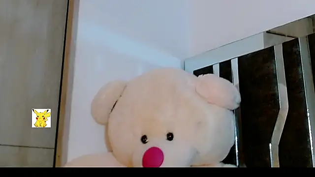 Snapshot of honey_skin chatting on February 8, 10:08 pm honey skin online show from February 8, 10:08 pm