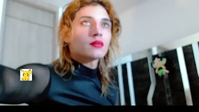 Snapshot of honey_skin chatting on February 16, 10:32 pm honey skin online show from February 16, 10:32 pm