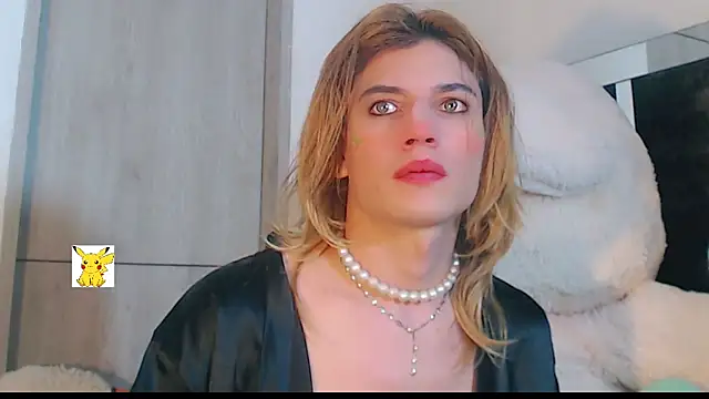 Snapshot of honey_skin chatting on February 23, 7:11 am honey skin online show from February 23, 7:11 am