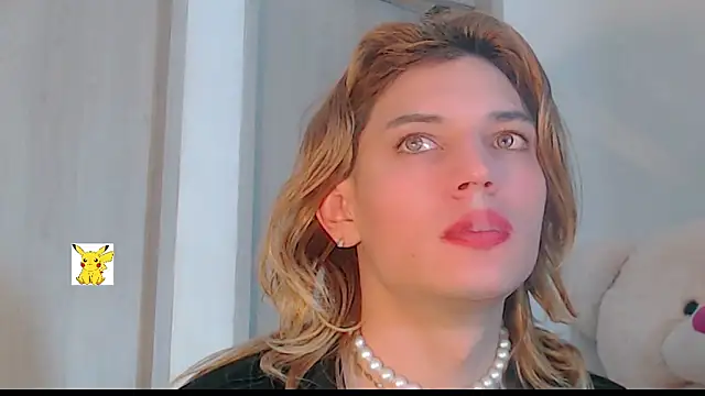 Snapshot of honey_skin chatting on February 24, 4:16 am honey skin online show from February 24, 4:16 am