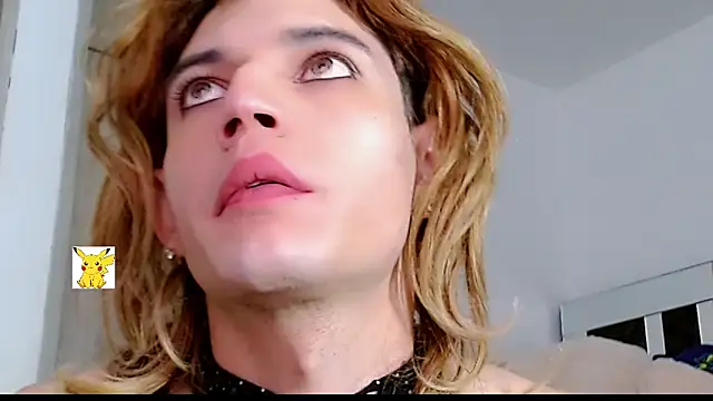 Snapshot of honey_skin chatting on March 2, 9:01 pm honey skin online show from March 2, 9:01 pm