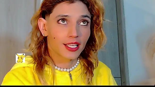 Snapshot of honey_skin chatting on March 7, 4:46 am honey skin online show from March 7, 4:46 am