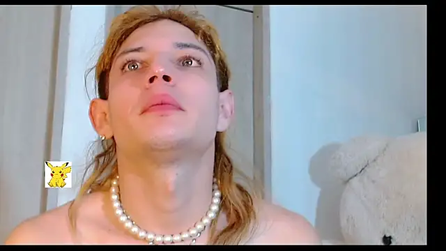 Snapshot of honey_skin chatting on March 18, 3:53 pm honey skin online show from March 18, 3:53 pm