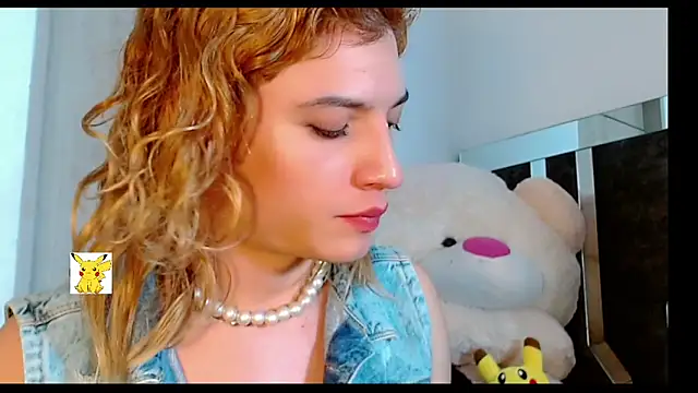 Snapshot of honey_skin chatting on March 19, 5:06 pm honey skin online show from March 19, 5:06 pm