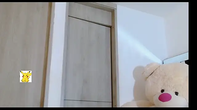 Snapshot of honey_skin chatting on March 22, 6:03 pm honey skin online show from March 22, 6:03 pm