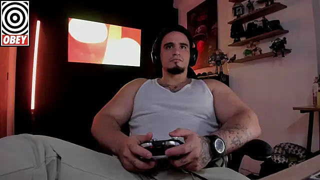 kingbear777 online show from November 5, 7:30 am