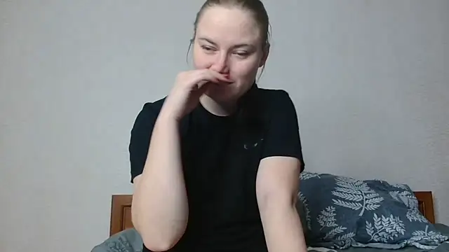 Snapshot of ElenaMaeer chatting on January 10, 5:47 am ElenaMaeer online show from January 10, 5:47 am