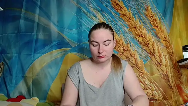 Snapshot of ElenaMaeer chatting on May 5, 7:38 am ElenaMaeer online show from May 5, 7:38 am