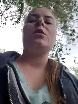 Snapshot of ElenaMaeer chatting on May 10, 1:49 pm ElenaMaeer online show from May 10, 1:49 pm